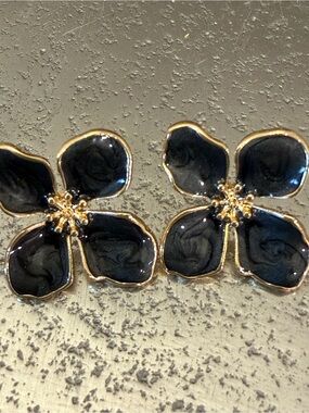 Gold-Trim Navy Enamel Flower Stud Earrings